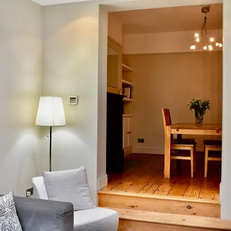 Ferienhaus Newly Renovated 2 Bedroom Georgian House In Fairview *