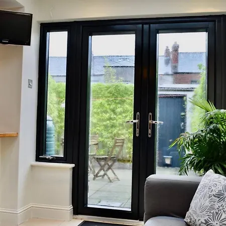 Newly Renovated 2 Bedroom Georgian House In Fairview * Dublin