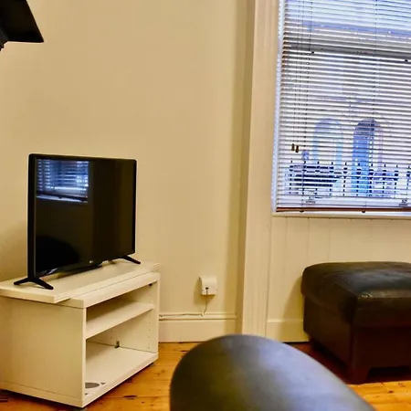 別荘 Newly Renovated 2 Bedroom Georgian House In Fairview
