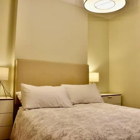Newly Renovated 2 Bedroom Georgian House In Fairview ダブリン