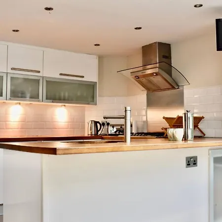Newly Renovated 2 Bedroom Georgian House In Fairview 別荘 ダブリン
